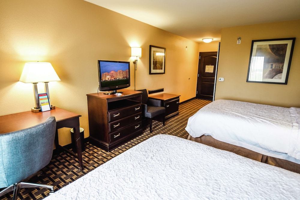 Hampton Inn And Suites Pine Bluff 15/46