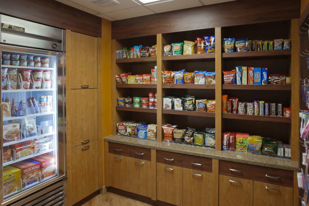 La Quinta Inn & Suites by Wyndham Salt Lake City Airport 37/48