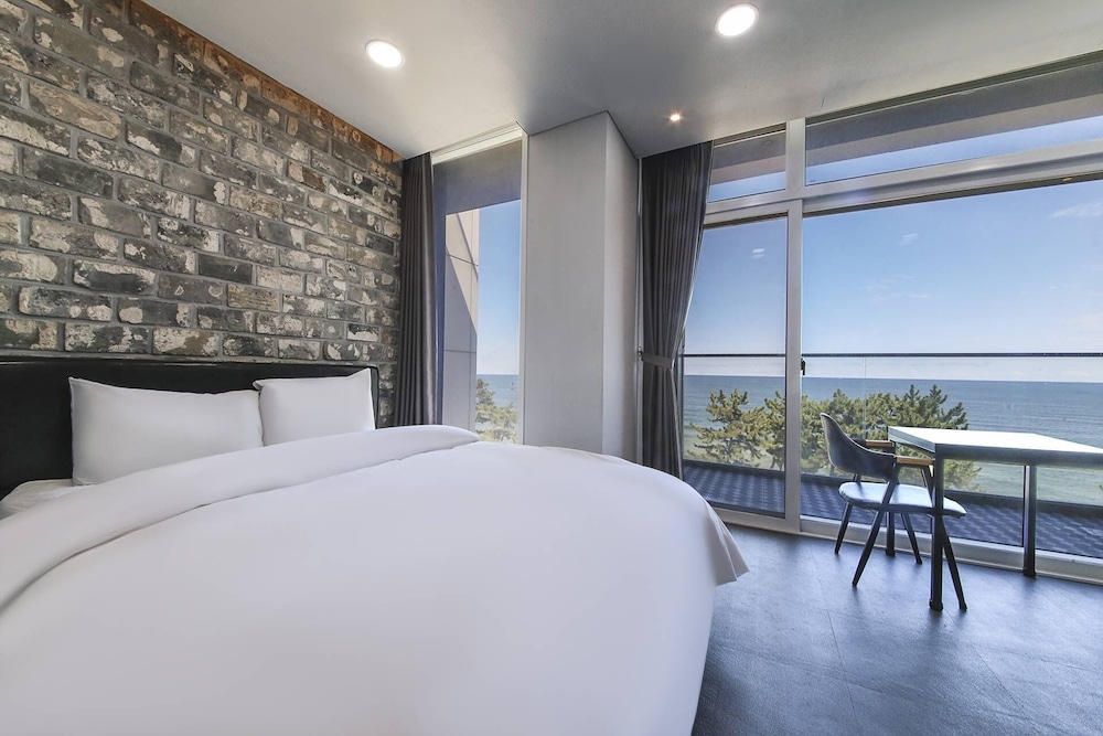 VIP, OCEAN VIEW