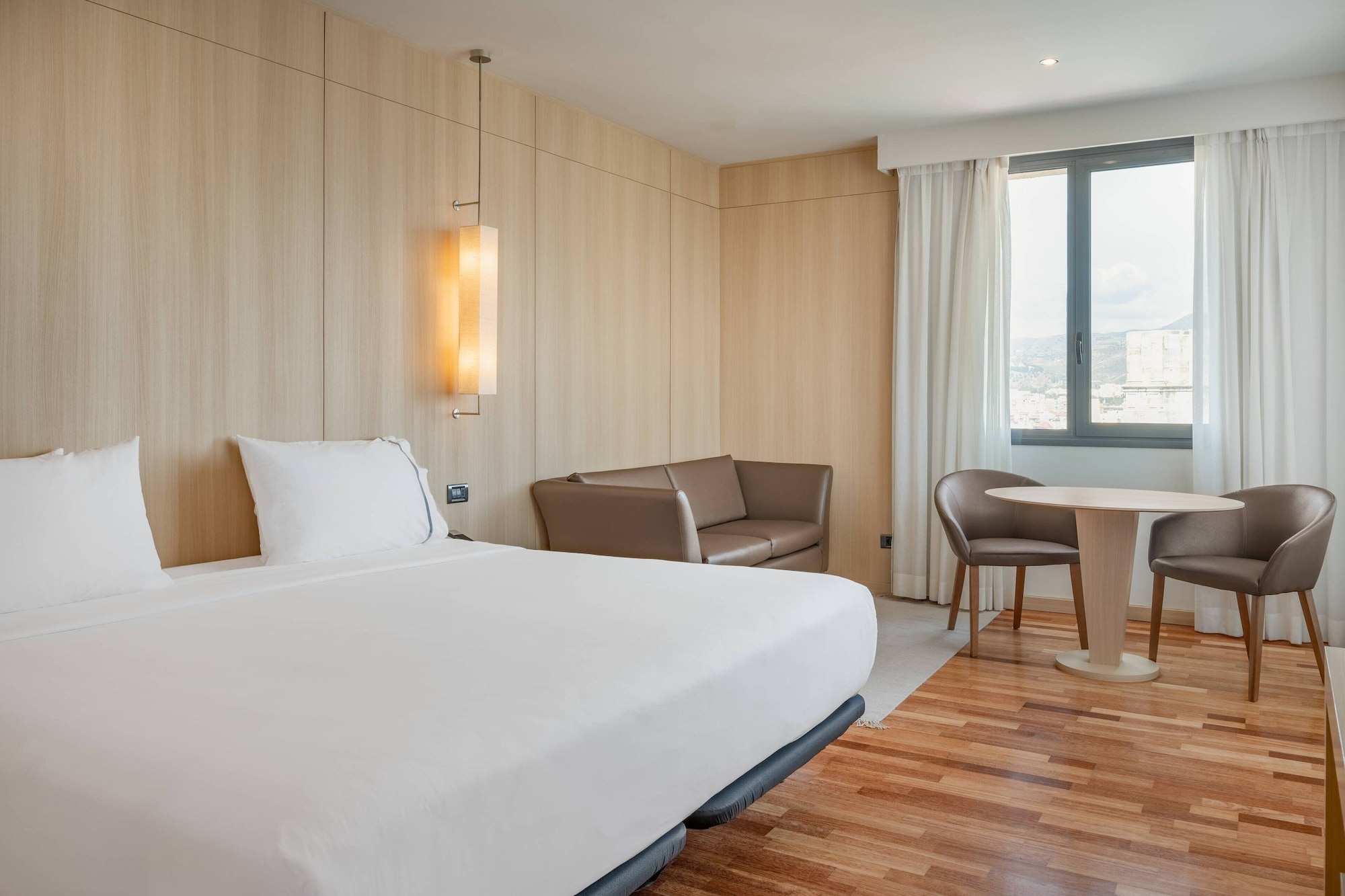 STANDARD, KING BED