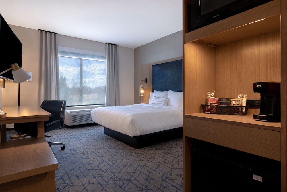 غرفة بسرير كينج، Fairfield Inn & Suites by Marriott Denver Airport at Gateway Park 4/8