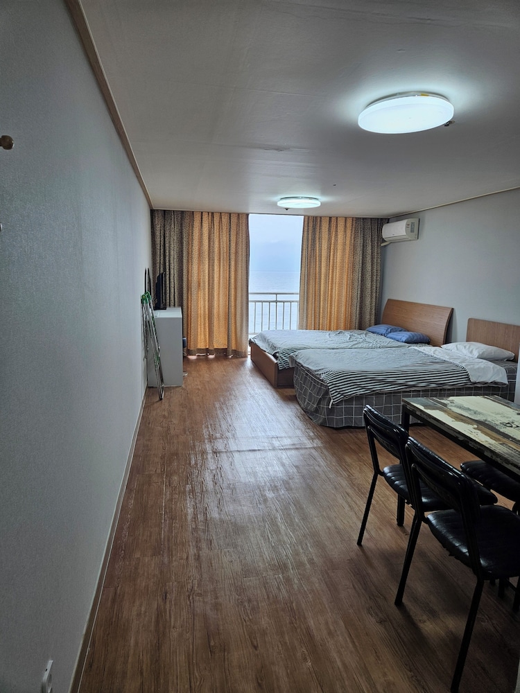 Geumgangsan Condominium 3/23