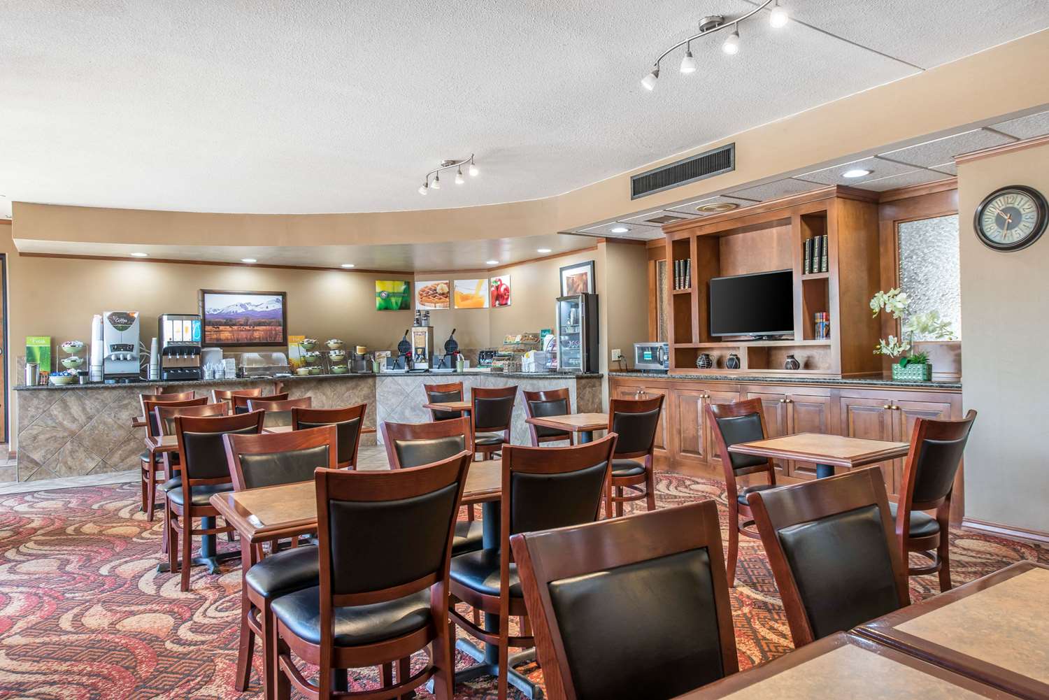Quality Inn Colorado Springs South 14/17