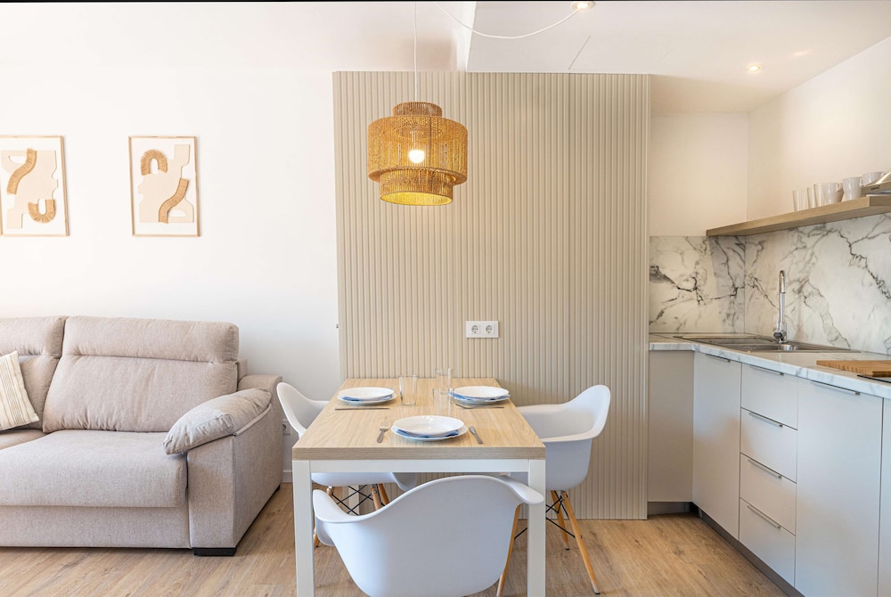 Martinez Apartments 42/62