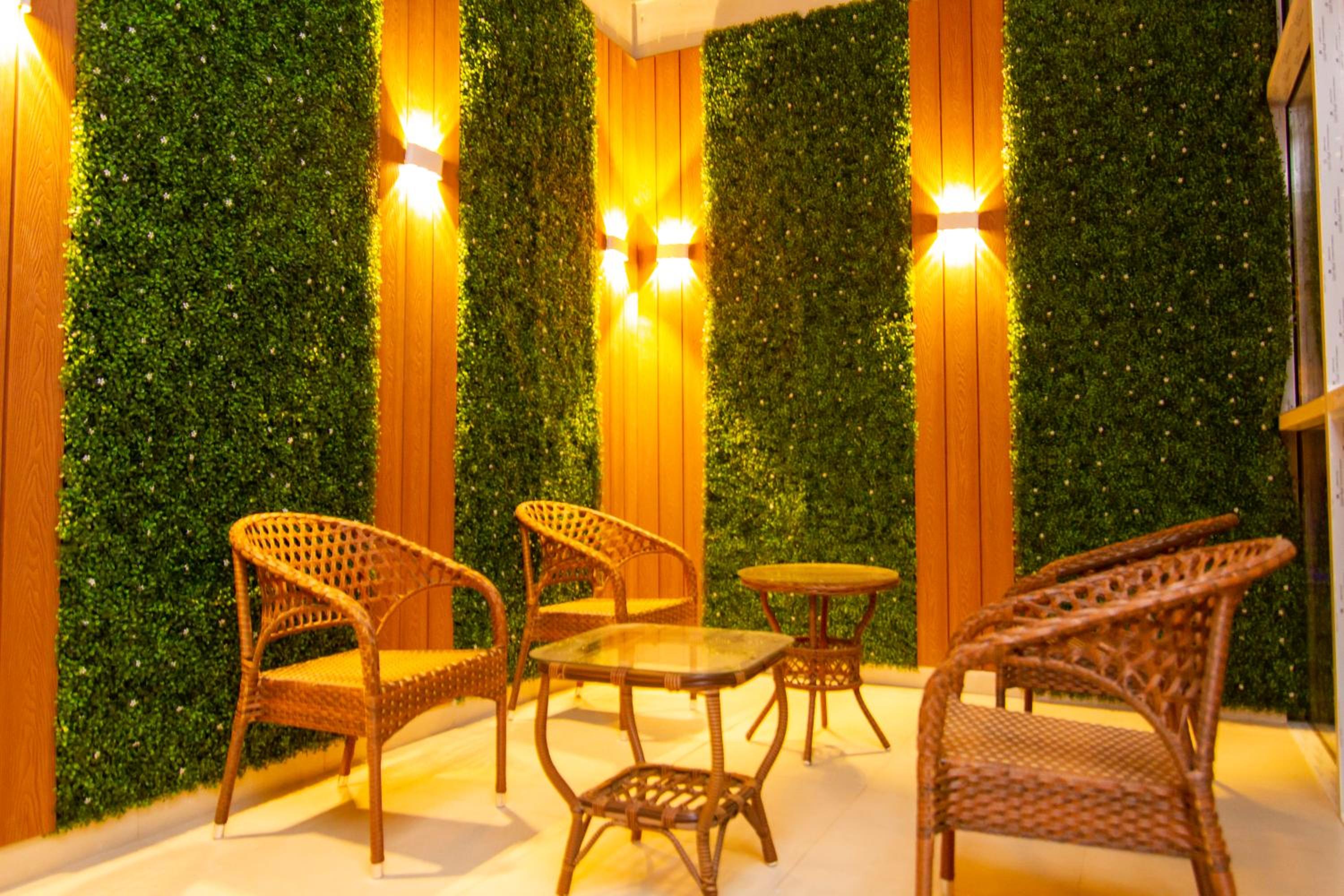 XYZ Hotel Al Falah 8/18