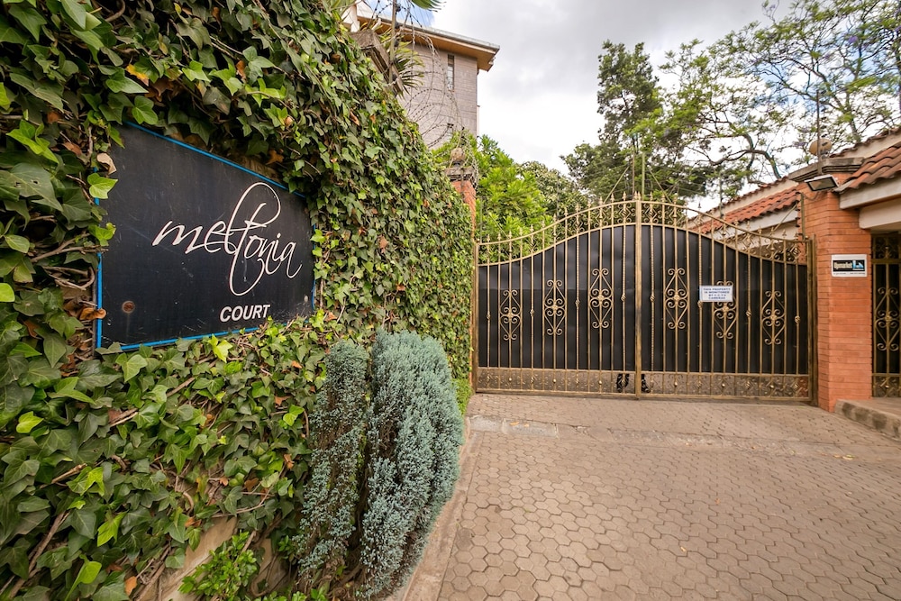 Meltonia Luxury Suites 42/50