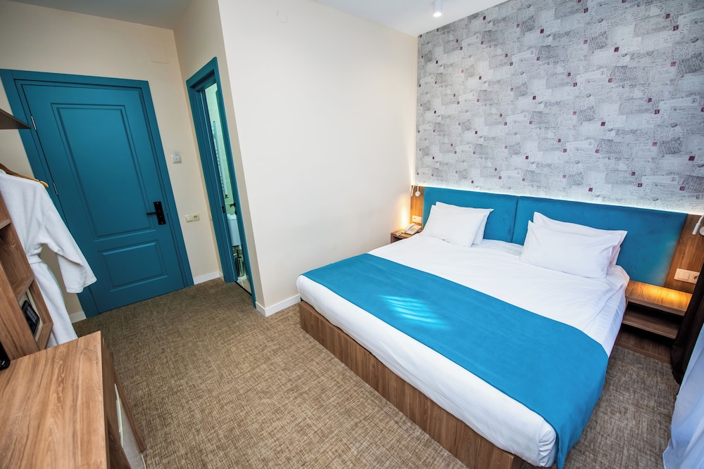 STANDARD, DOUBLE OR TWIN BED