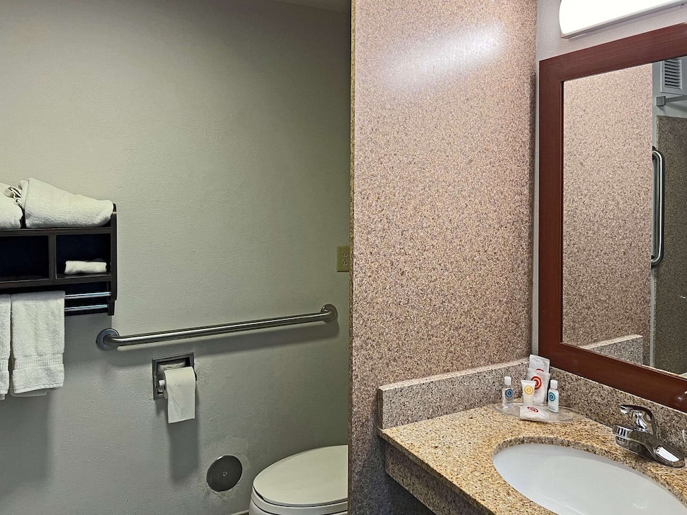 Comfort Suites Jackson Cape Girardeau 24/63