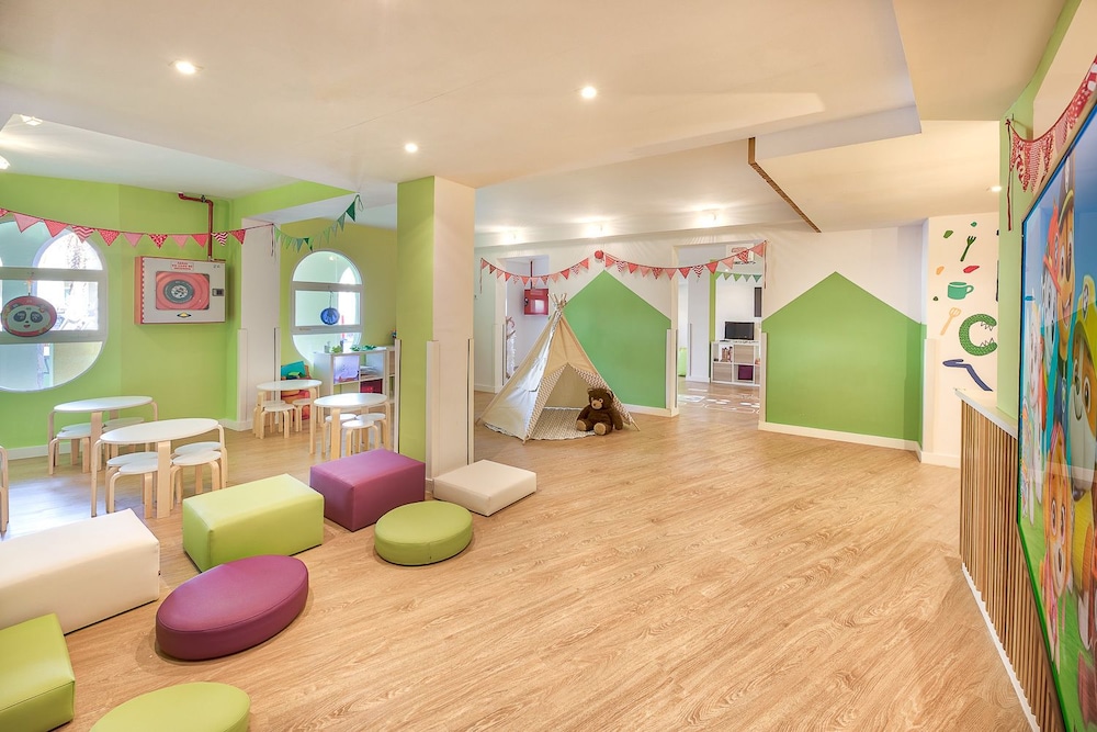 Hotel LIVVO Koala Garden 55/66