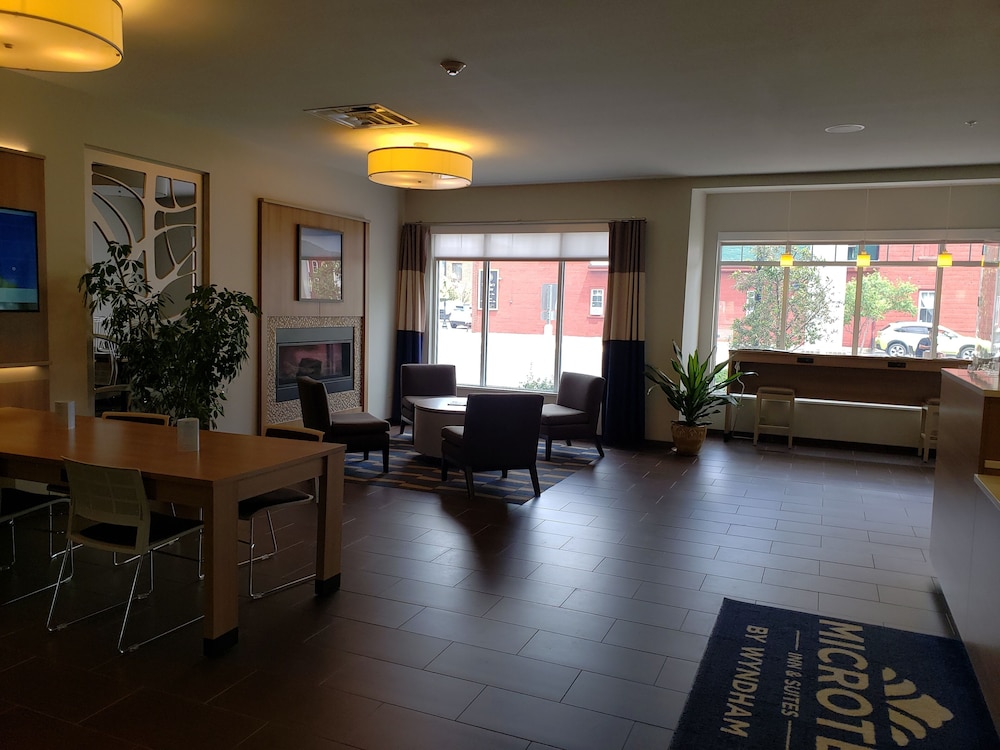 Microtel by Wyndham Penn Yan Finger Lakes Region 40/64