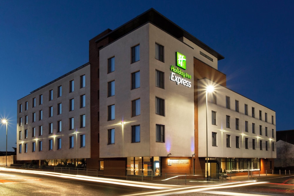 Holiday Inn Express Cheltenham 55/58