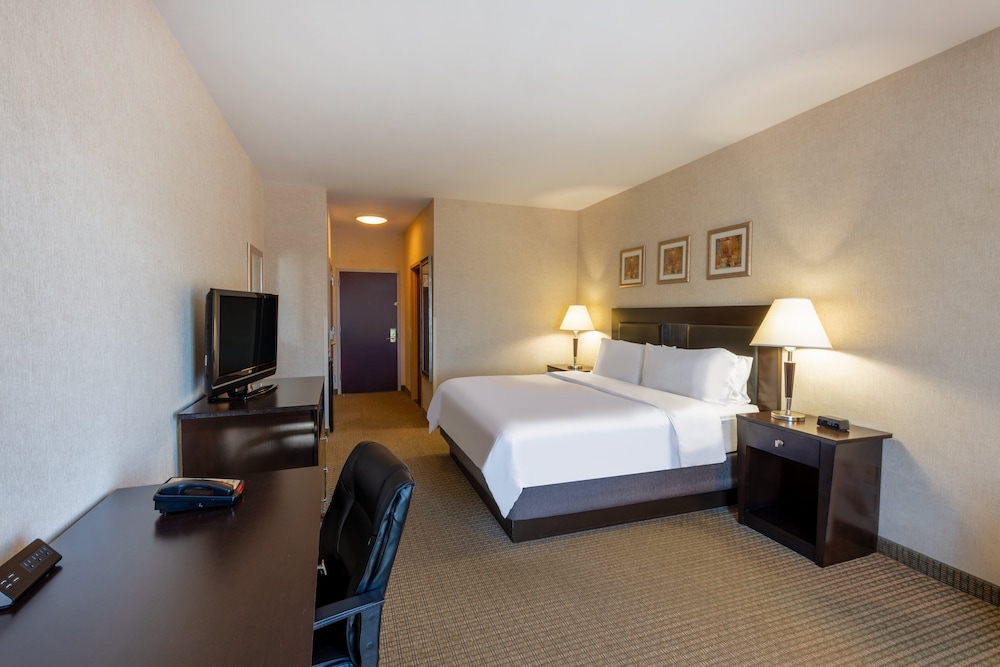 Holiday Inn Express & Suites North East (Erie I-90 Exit 41) 19/60