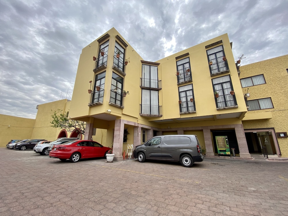 Hotel Senorial 39/50