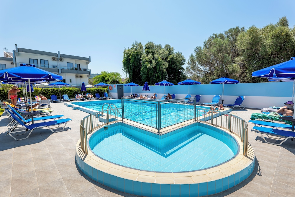 Anixis Hotel 38/52