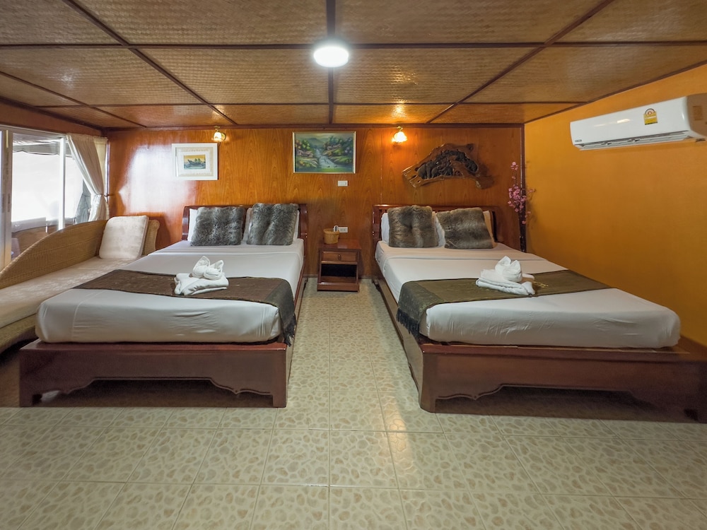 Tongta Phaview Resort 15/50