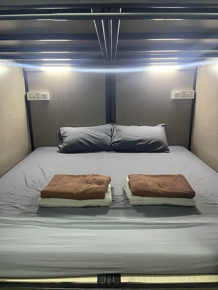 Meadows Hostel 15/49