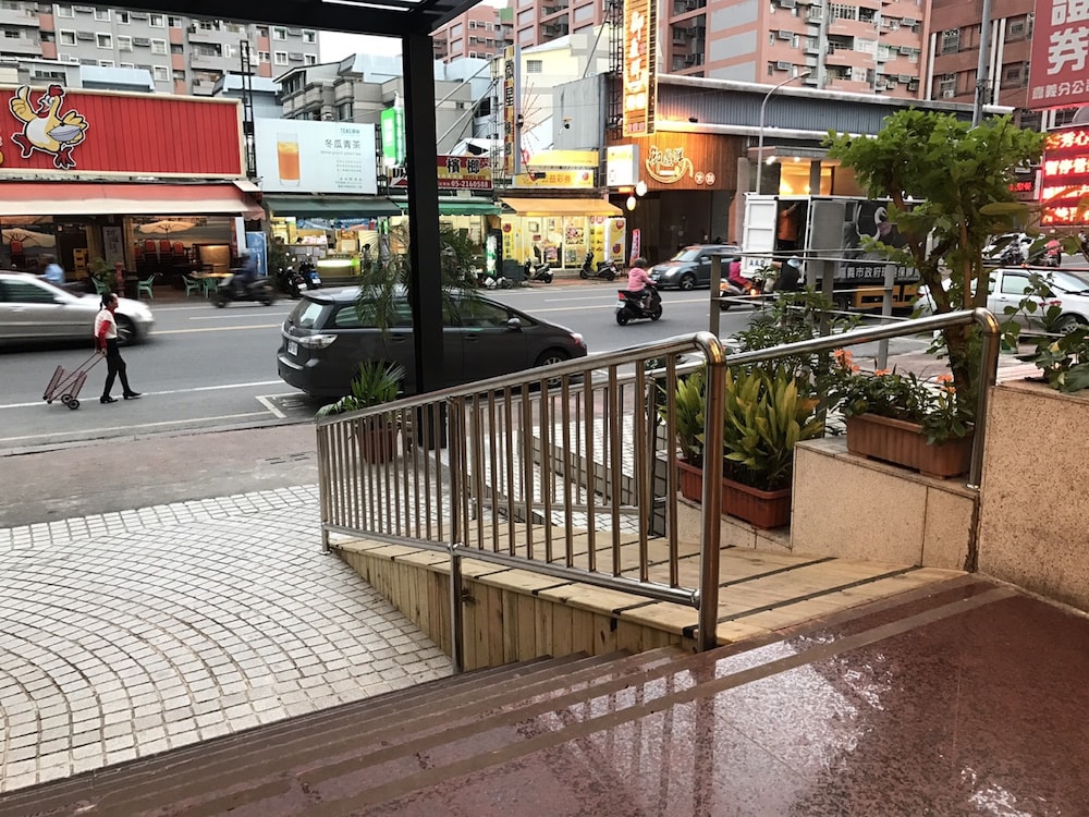 Back Home Hotel 11/50