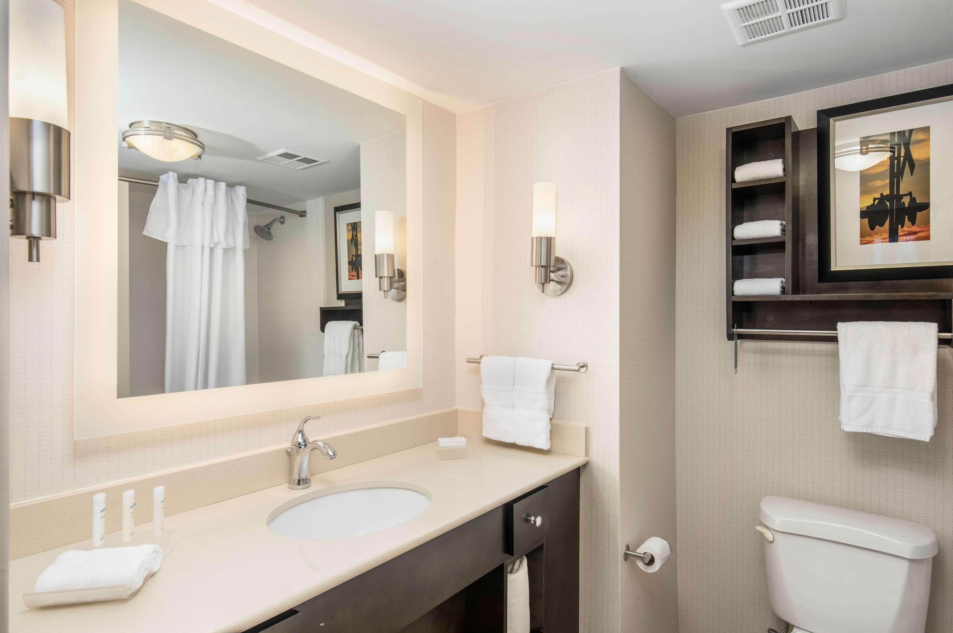 SUITE, 2 KING BEDS, ACCESSIBLE