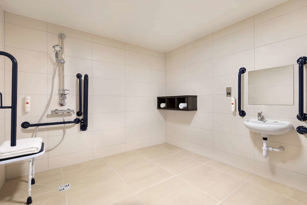 Ramada by Wyndham East Kilbride 10/30