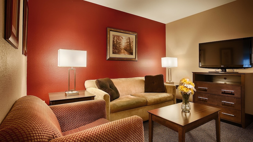 Best Western Plus Brandywine Inn & Suites 25/40