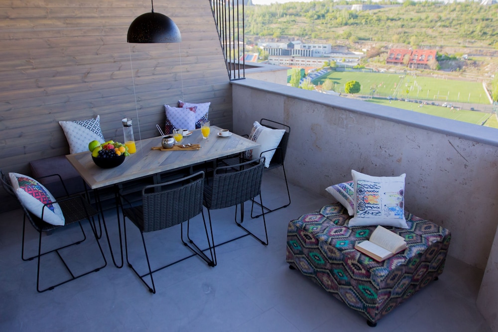 Ris Dalma Collection Yerevan 37/50