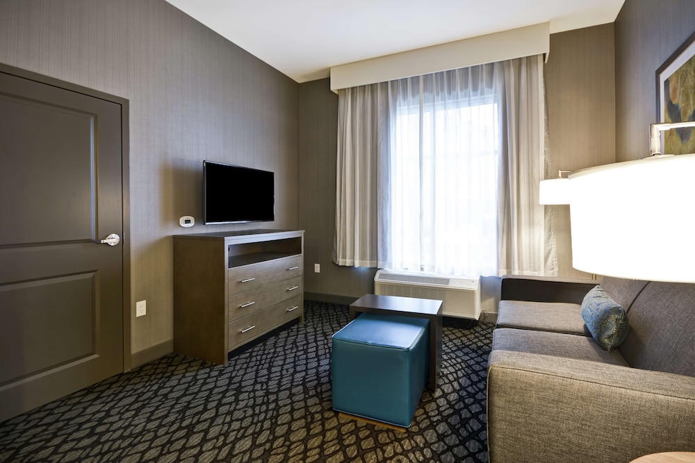 Homewood Suites by Hilton Warren Detroit 33/57