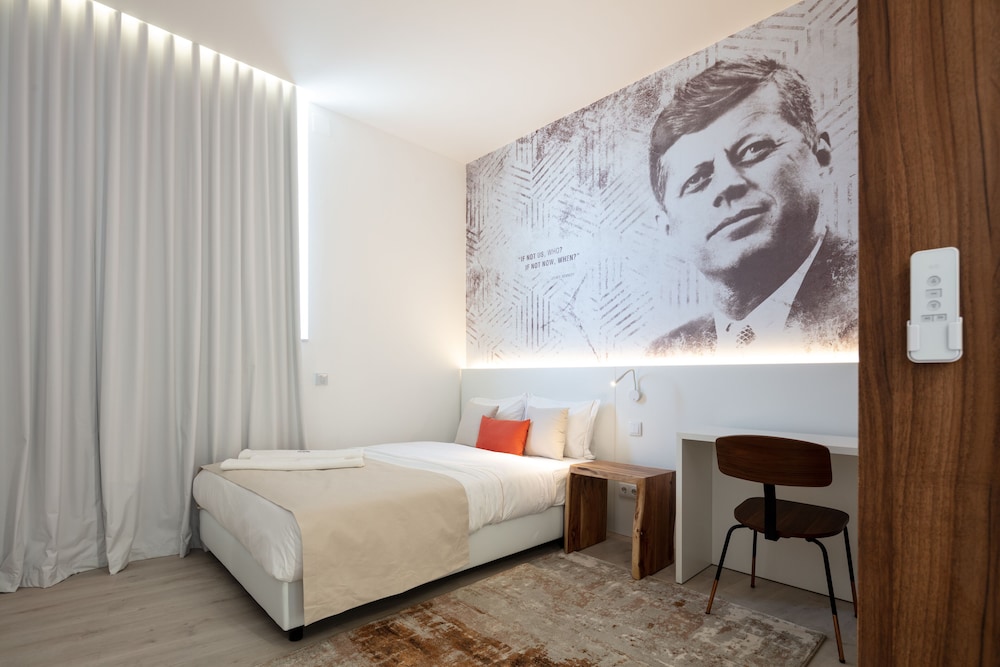 Standard, Double Bed, The ICONS Lisbon Central Hotel 3/6
