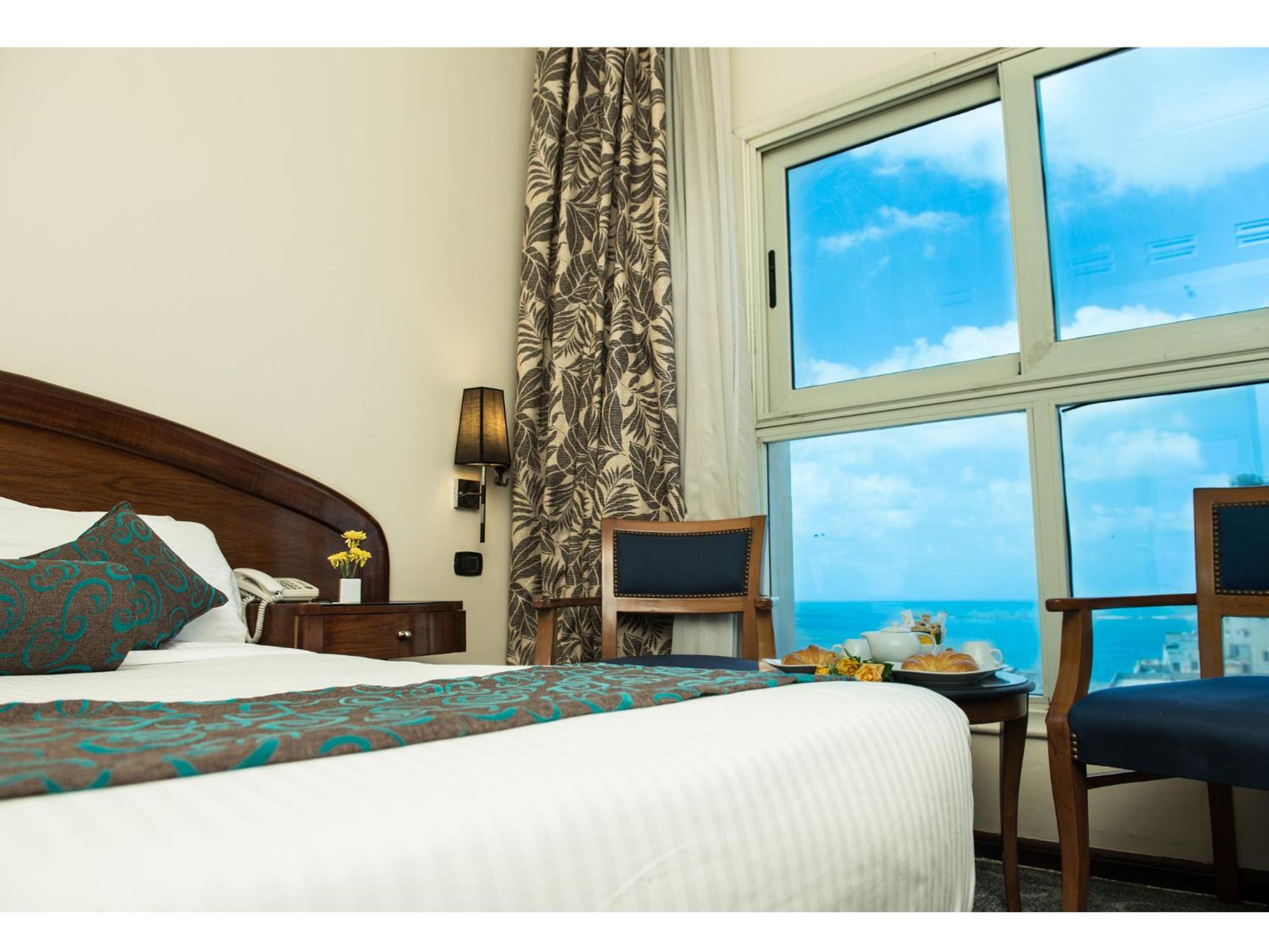 Standard, Side Sea View, Executive Level
