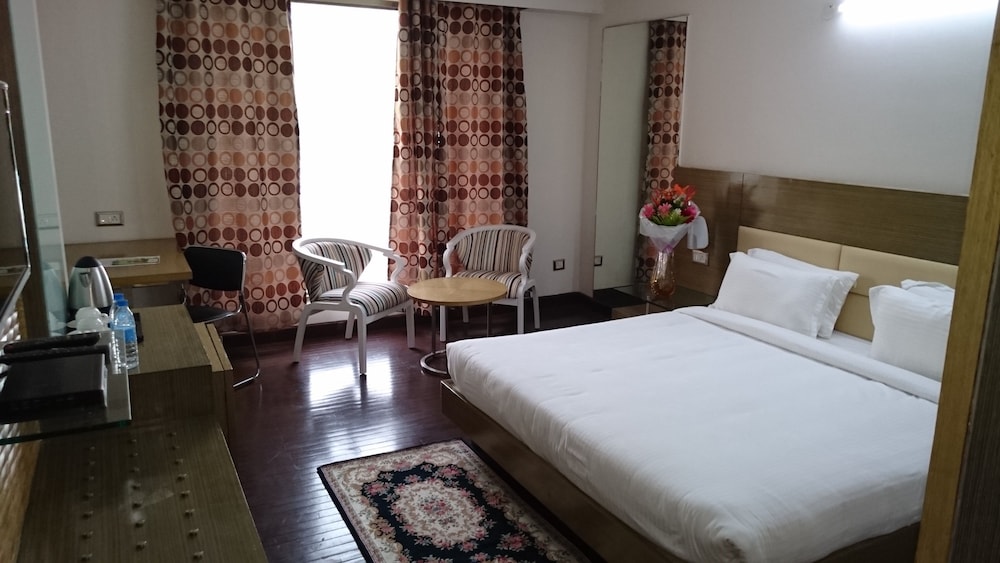 1 BEDROOM, EXECUTIVE, DOUBLE BED, CITY VIEW