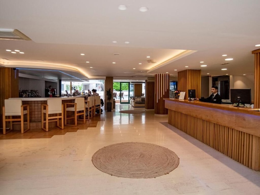 Elmi Suites 11/55