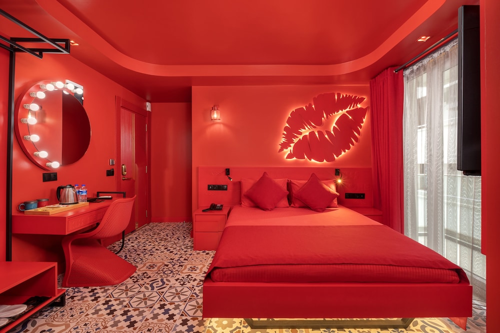 Red, Double Bed