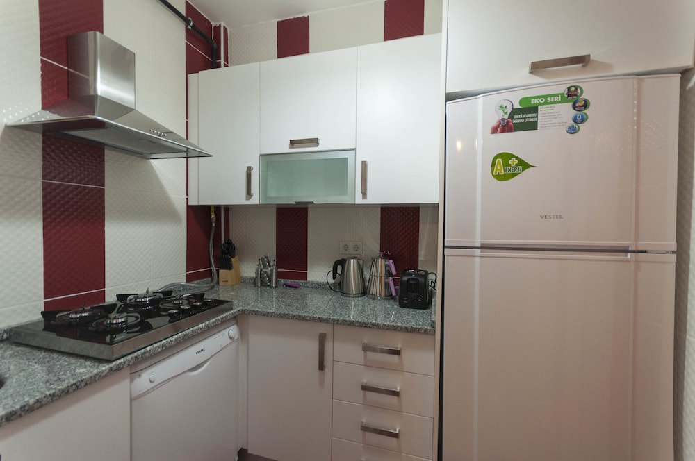 Zendy Suite Hotel 13/88