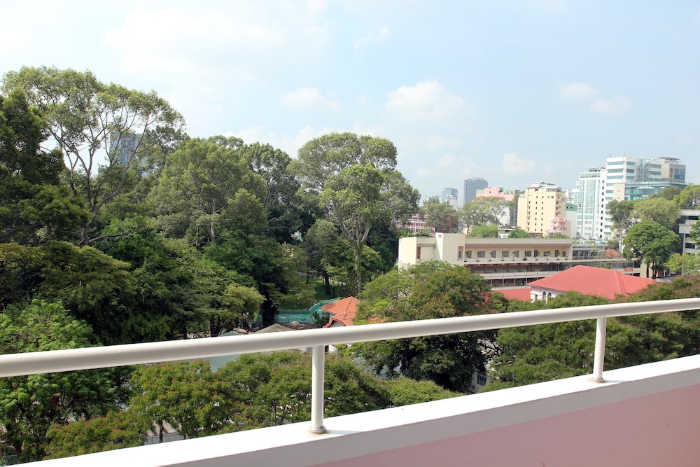Saigon Star Hotel 45/48