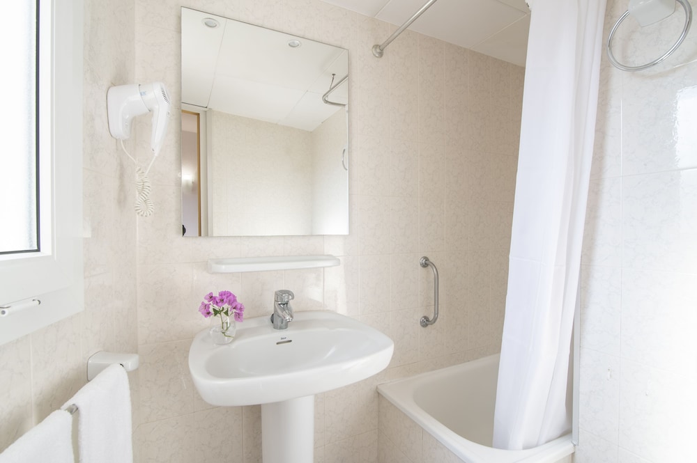 Hotel Lloret Santa Rosa By Pierre Vacances 46/49