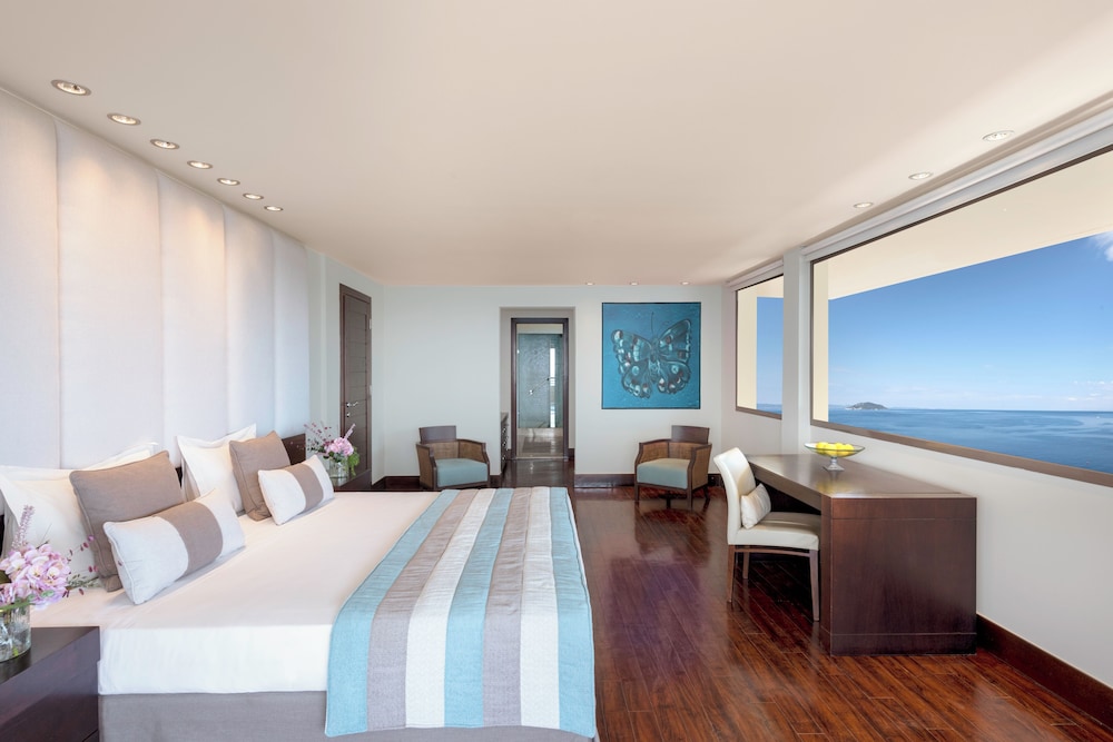 Presidential, Suite, 2 Double Beds, Sea or Marina View, Sofa