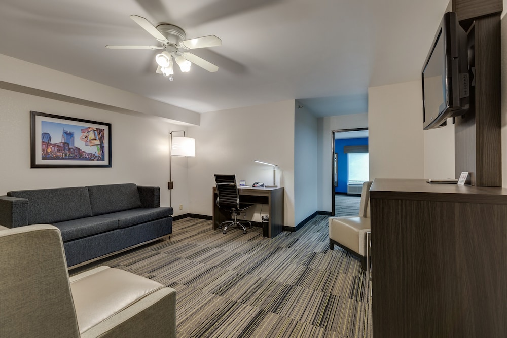 Alexis Inn and Suites Nashville Airport 32/40