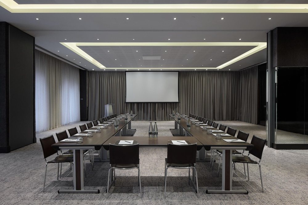 Radisson Blu Hotel, London Canary Wharf East 67/74