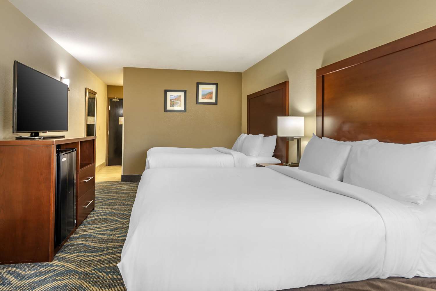 ROOM, 2 DOUBLE BEDS