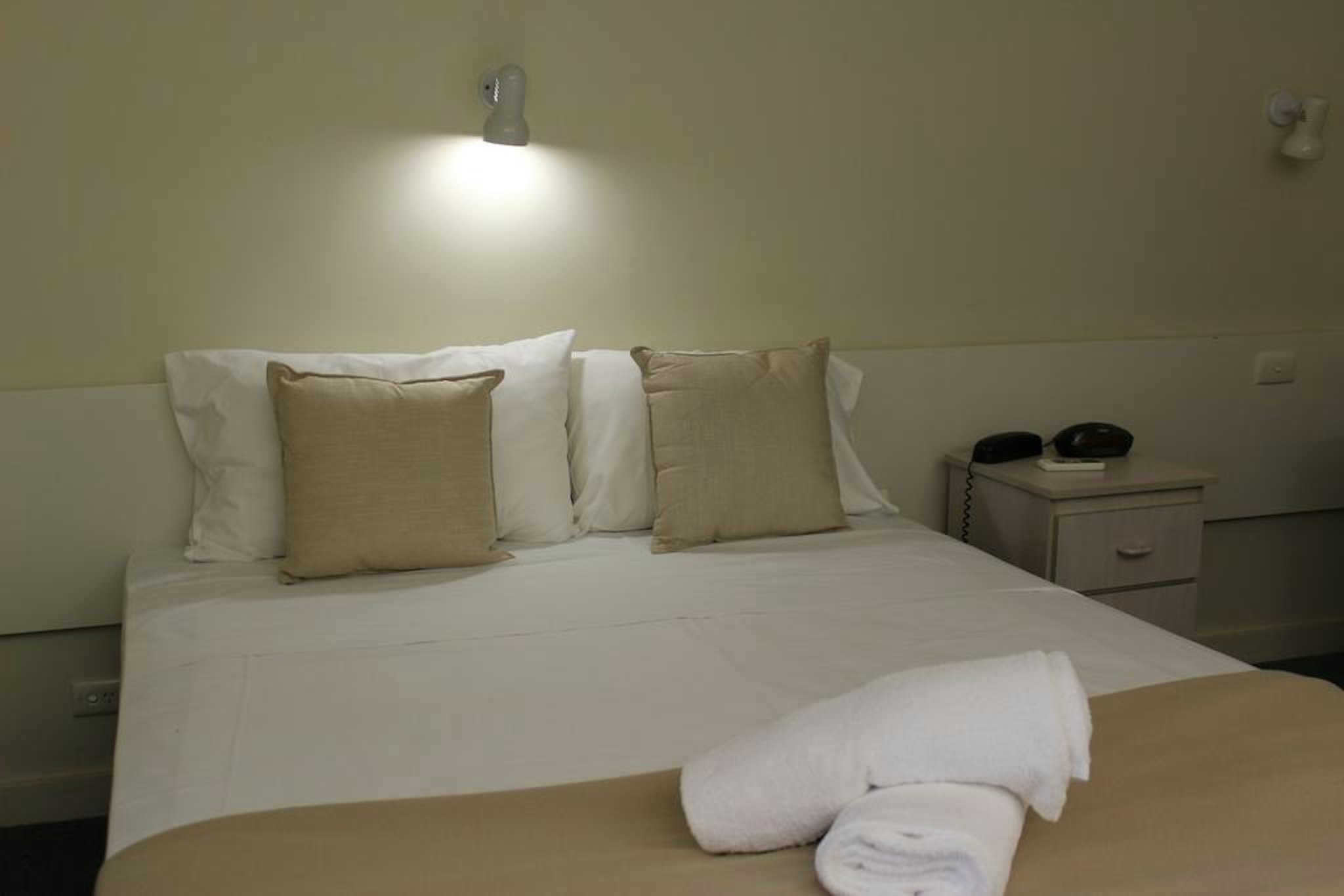 HUME INN MOTEL 6/14