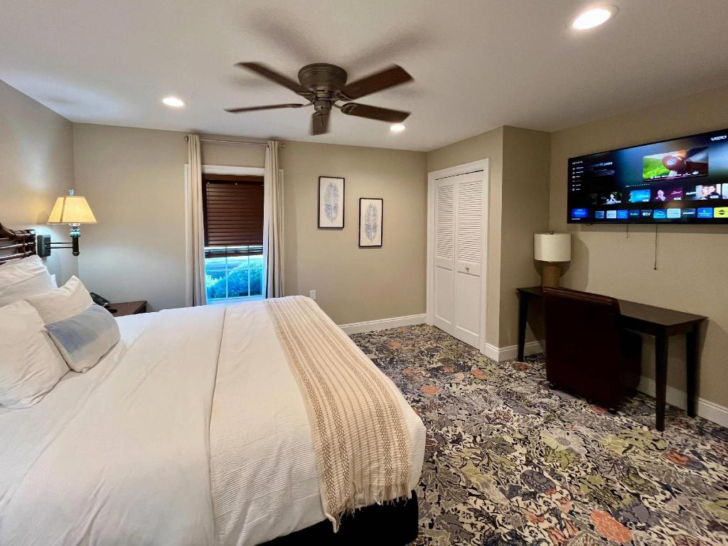 Upgrade, Efficiency, Suite, King Bed