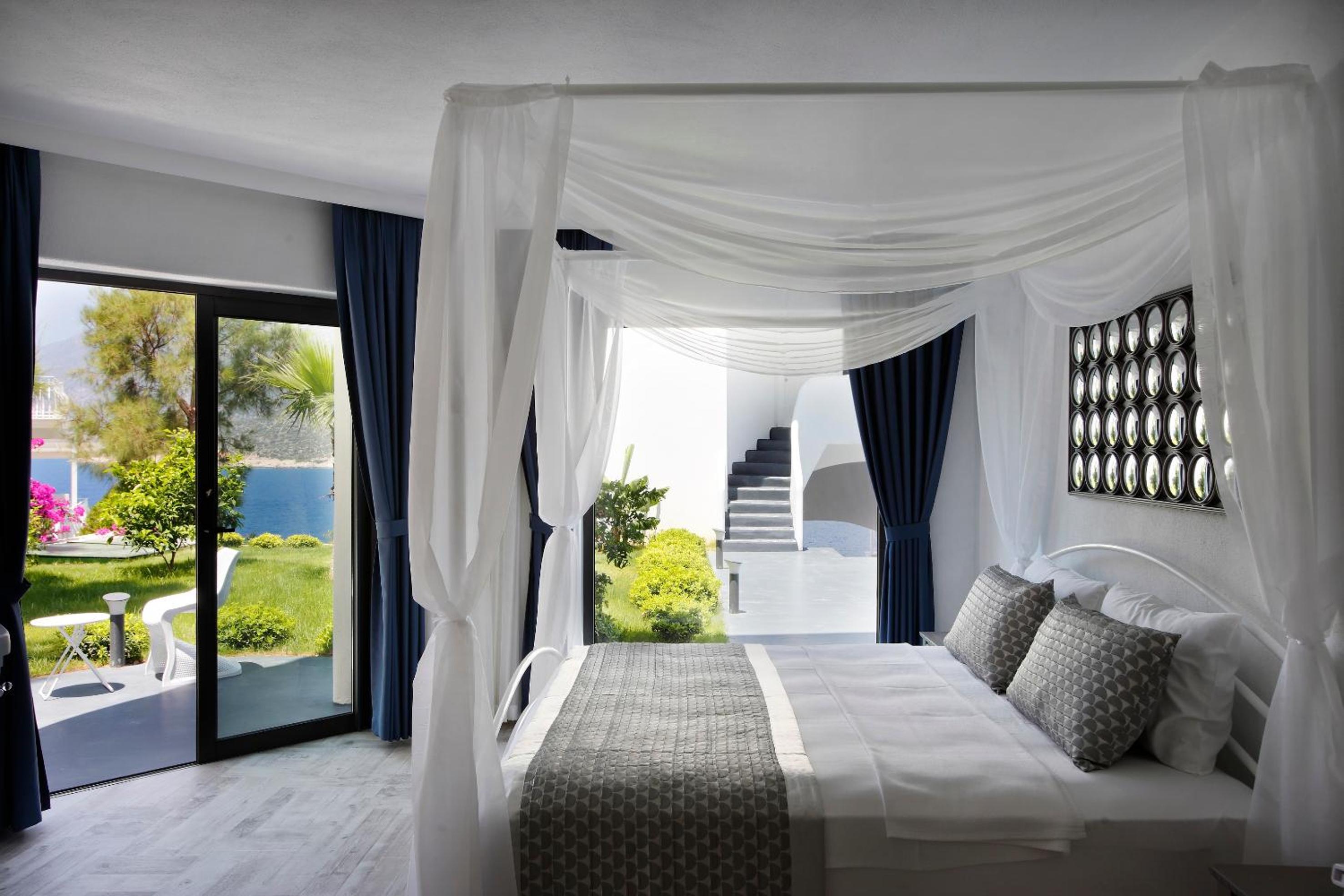 Suite, Hot Tub