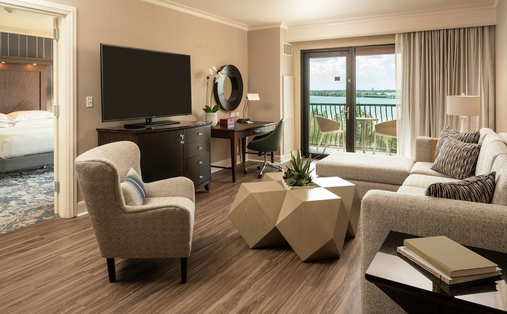 Hilton Dallas/Rockwall Lakefront 27/77