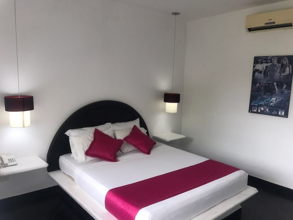 Hotel Paraiso Estudios 2/28