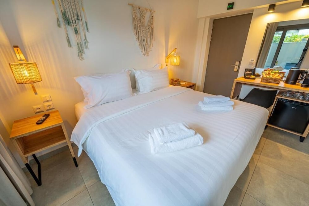 Niso Skiathos 67/103