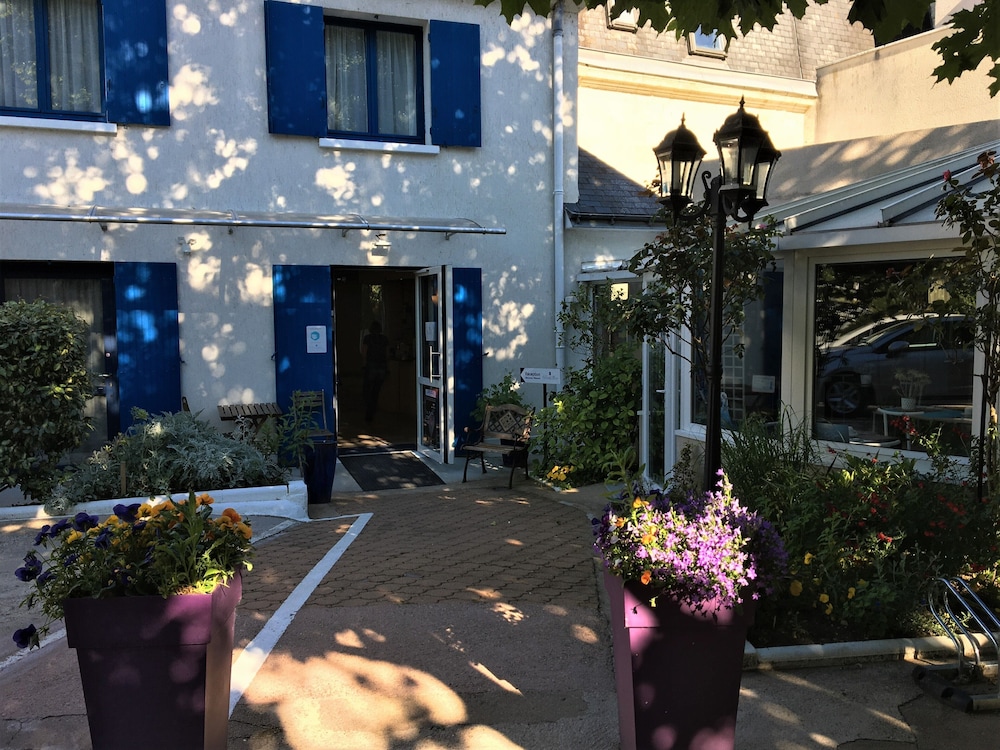 Le Castel Fleuri Hotel 9/61