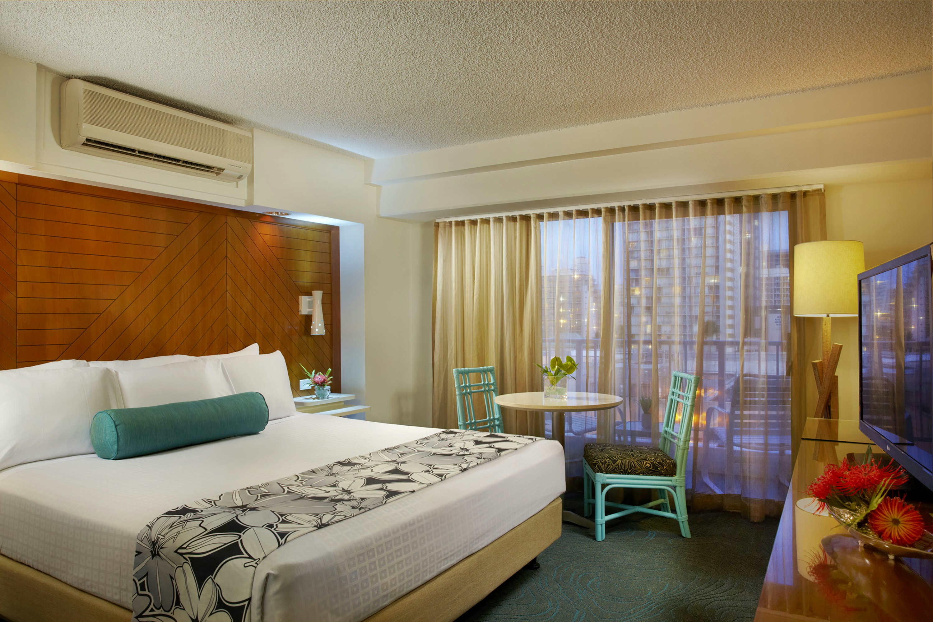 Oasis Hotel Waikiki 9/37