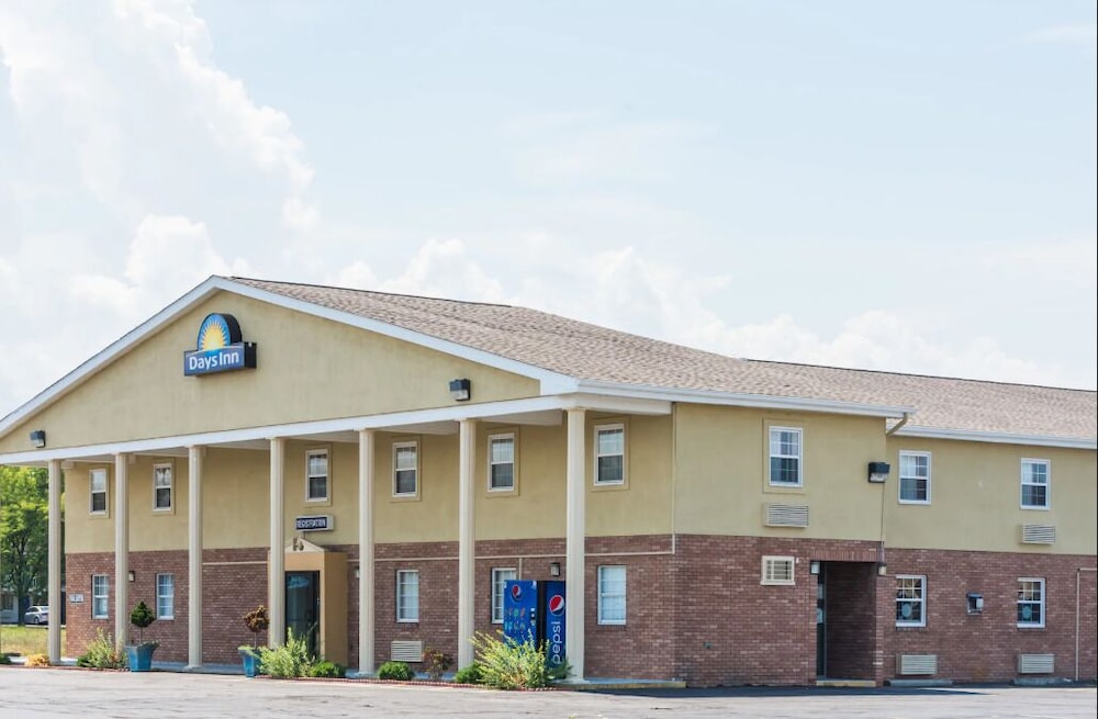 Days Inn By Wyndham Amherst 1/11