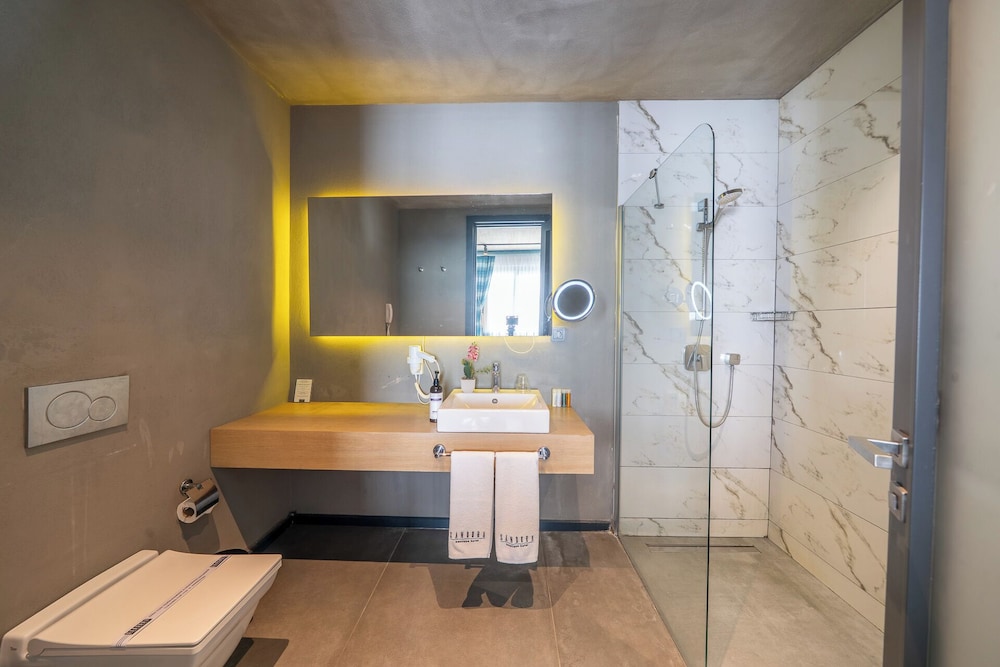Sandima Boutique Hotel 40/43