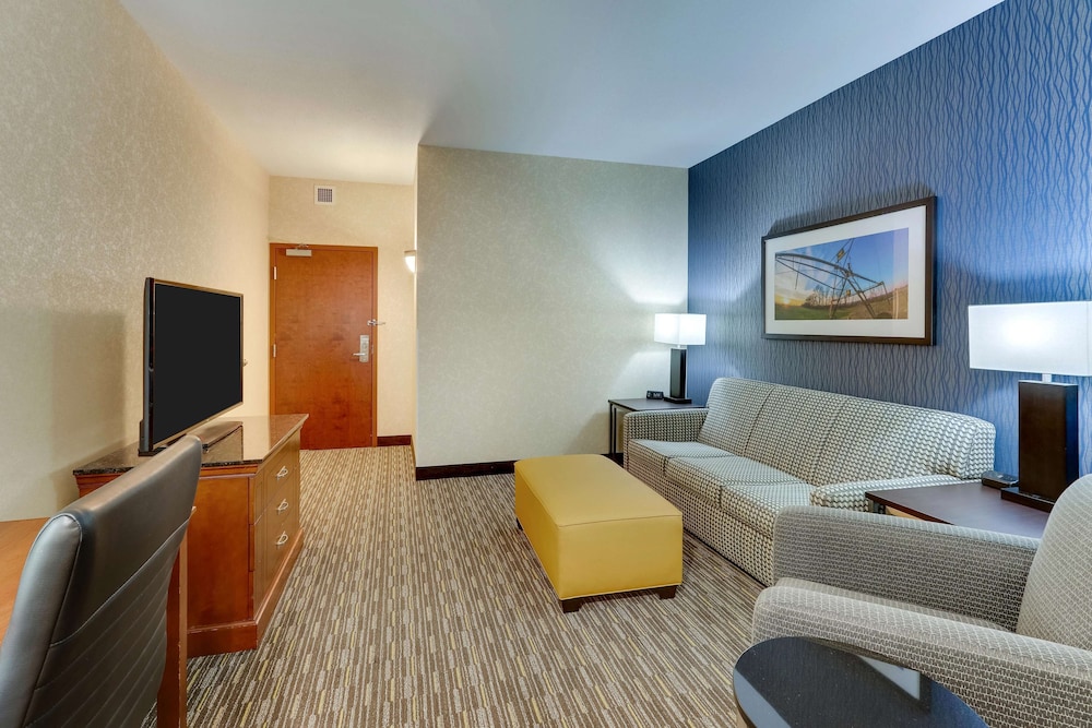 Drury Inn and Suites Sikeston 35/50