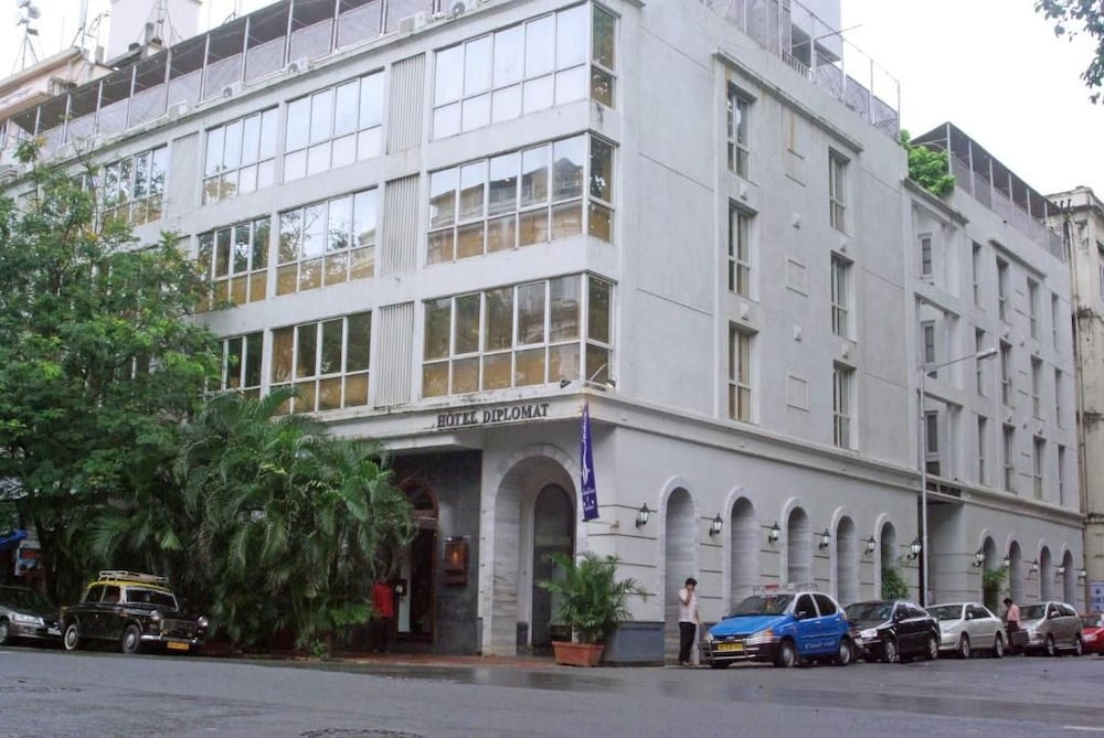 Diplomat Hotel 55/59